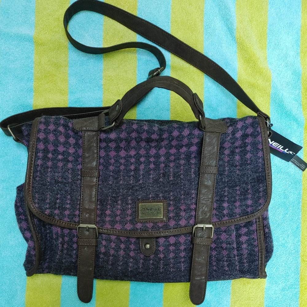 💜O'NEILL messenger bag with geometric pattern